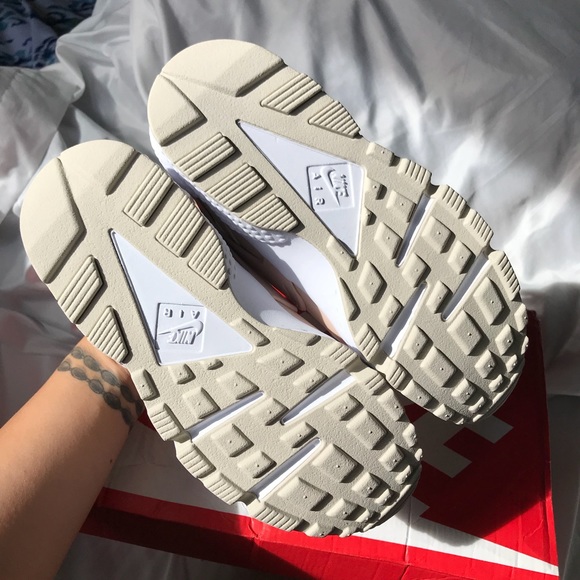 ❌ SOLD ❌NIKE HUARACHE RUN BEIGE/DESERT SAND SZ 6.5 - Picture 5 of 6